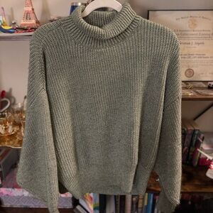 H&M green gray sweater